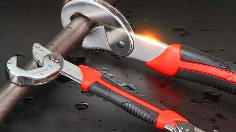 维修师傅为何偏爱手动工具？电动与手动工具的对比解析